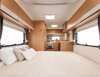 Interior 2016–17 Tribute T-615 '2015–17