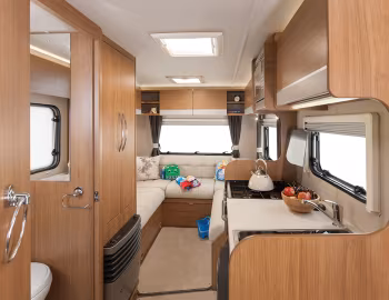 Interior 2016–17 Tribute T-625 '2015–17