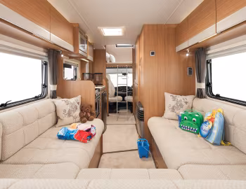 Interior 2016–17 Tribute T-625 '2015–17