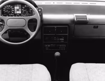 Panel frontal Fiat Uno SL 5-door (146) '1985–89