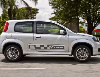 2012 Fiat Uno Sporting 2-portas (327) '2011–12