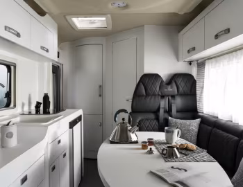Interior 2023–pr. Wingamm Oasi 540.1 "Black Edition" '2022–pr.