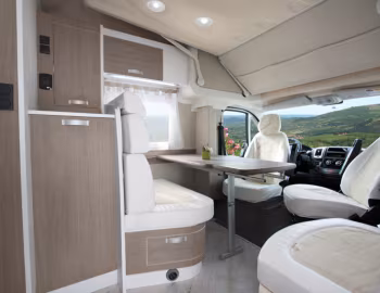 Interior 2011–14 Wingamm Oasi 690 '2010–14