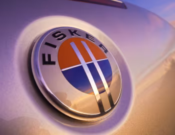 Logotipo Fisker Karma EVer '2011–12