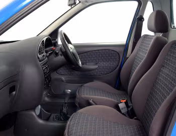 Interior Ford Bantam '2002–05