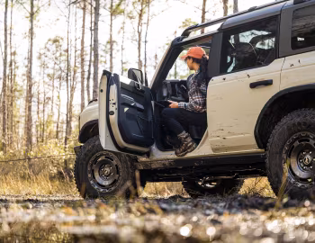 2022–н.ч. Ford Bronco "Everglades" [North America] '2022–н.ч.