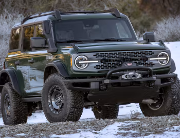 2022–н.ч. Ford Bronco "Everglades" [North America] '2022–н.ч.