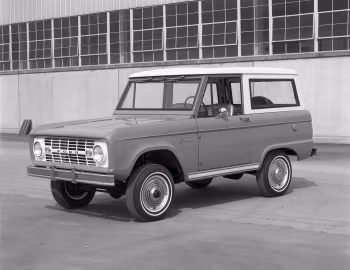 1966 Ford Bronco Wagon (U15)