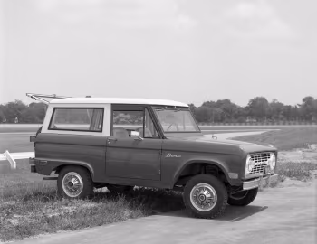 1968 Ford Bronco Wagon (U150)