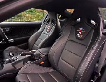Інтер'єр Clive Sutton Ford Mustang CS800 '2017–19