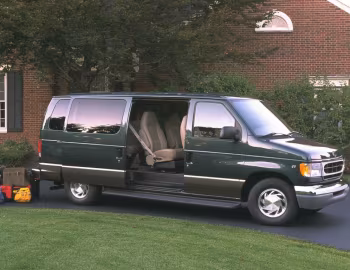 1999–2002 Ford E-150 Chateau Wagon