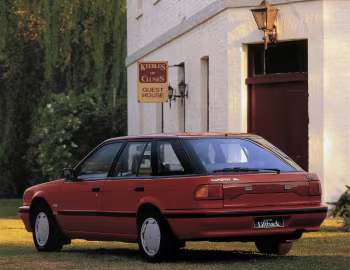 Ford Corsair Liftback (UA) '1989–92