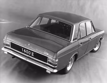 Ford Cortina 1600E 4-door Saloon (MkII) '10.1967–70