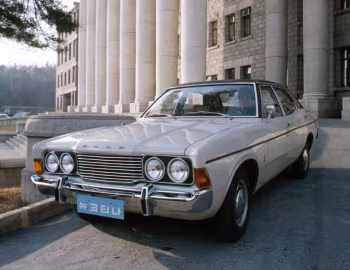 Ford Cortina 4-door Sedan [South Korea] (MkIII) '1974