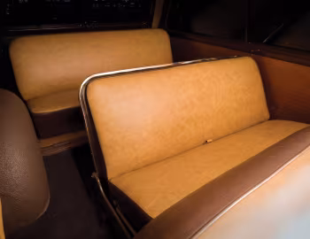 Интерьер 1951 Ford Custom Deluxe Country Squire (1BA-79)