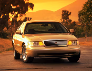 1998 Ford Crown Victoria LX (P74)