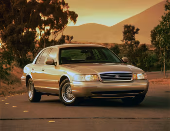 1998 Ford Crown Victoria LX (P74)