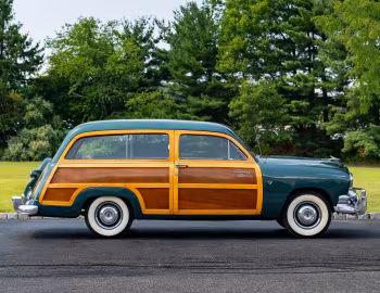1951 Ford Custom Deluxe Country Squire (1BA-79)