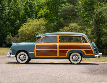 1949 Ford Custom Station Wagon (98BA-79)