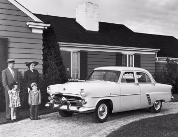 1952 Ford Customline Fordor Sedan (73B)