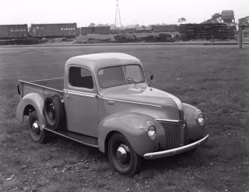 1941 Ford Deluxe Pickup (11C-83)