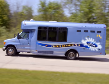 2004 Ford E-450 H2 ICE Shuttle Bus