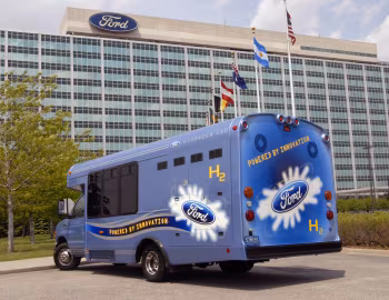 2004 Ford E-450 H2 ICE Shuttle Bus