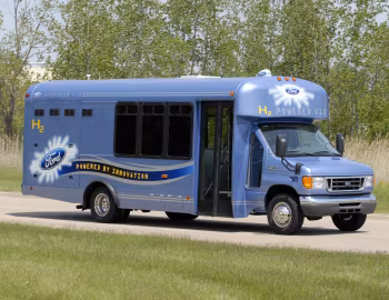 2004 Ford E-450 H2 ICE Shuttle Bus