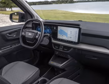 Interior Ford E-Tourneo Courier Titanium [EU-spec] '2024–pr.