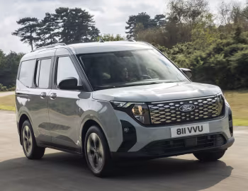 Ford E-Tourneo Courier Titanium [EU-spec] '2024–pr.