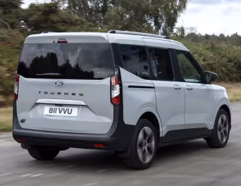 Ford E-Tourneo Courier Titanium [EU-spec] '2024–pr.