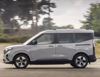 Ford E-Tourneo Courier Titanium [EU-spec] '2024–pr.