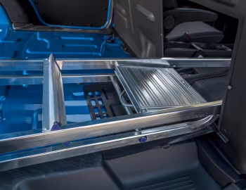 Интерьер Ford E-Transit Courier [EU-spec] '2024–н.в.