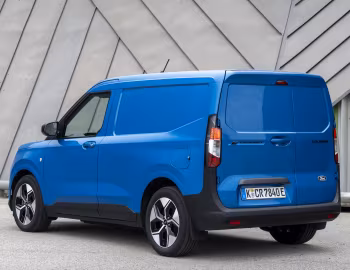 Ford E-Transit Courier [EU-spec] '2024–pr.