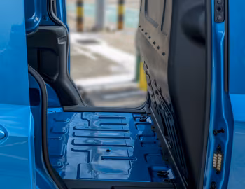 Интерьер Ford E-Transit Courier [EU-spec] '2024–н.в.