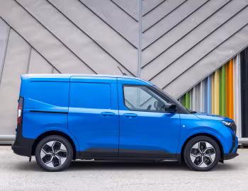 Ford E-Transit Courier [EU-spec] '2024–pr.