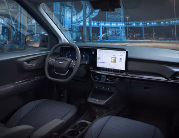Интерьер Ford E-Transit Courier [EU-spec] '2024–н.в.