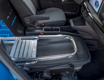 Интерьер Ford E-Transit Courier [EU-spec] '2024–н.в.