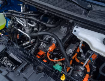 Bajo el capó Ford E-Transit Custom Limited Van [EU-spec] '2024–pr.