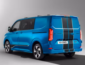 Ford E-Transit Custom Sport Double-Cab-in-Van [UK-spec] '2024–pr.
