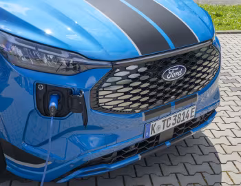 Ford E-Transit Custom Sport Van [EU-spec] '2024–pr.