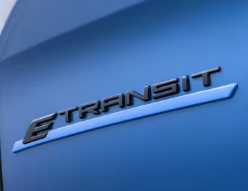 Ford E-Transit Custom Sport Van [EU-spec] '2024–pr.