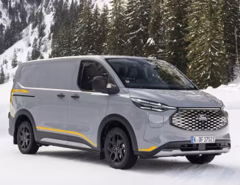 Ford E-Transit Custom Trail AWD Van [EU-spec] '2025–pr.
