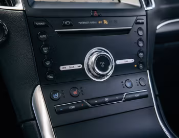Interior 2019–24 Ford Edge Titanium [North America] '2018–24