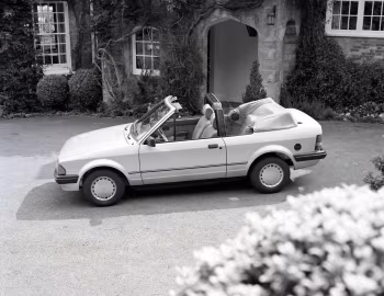 Ford Escort 1.6i Cabriolet [UK-spec] '1983–86