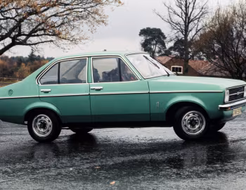Ford Escort 4-door Sedan [Worldwide] '1974–77