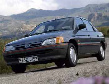 Ford Escort CLX 5-door [EU-spec] '1990–92