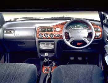 Panel frontal Ford Escort Ghia 5-door Hatchback [UK-spec] '1995–98