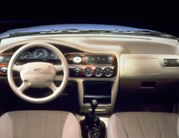 Panel frontal Ford Escort Ghia 5-door Hatchback [Worldwide] '1995–98