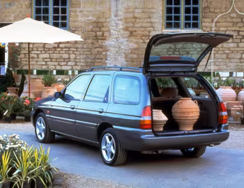 Ford Escort Ghia Estate [UK-spec] '1995–98